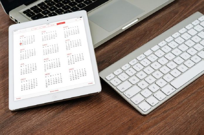 laptop with 2023 calander