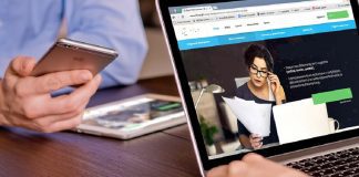 people using integrated HR software