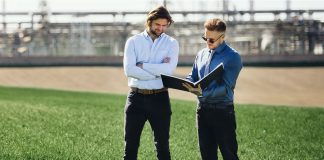 ESG (environment, social and governance) experts