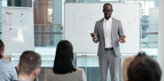 team leader communicating with team