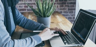 HRHQ Laptop